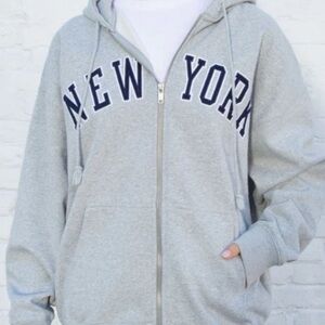 ☃️Brandy Melville-John Galt New York Hooded Sweatshirt onesize